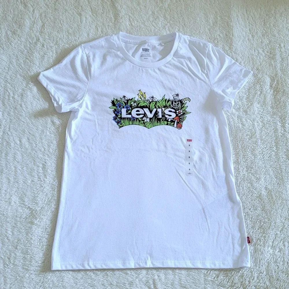Levi's Flower🌷 Garden Graphic Tee👕 - NWT